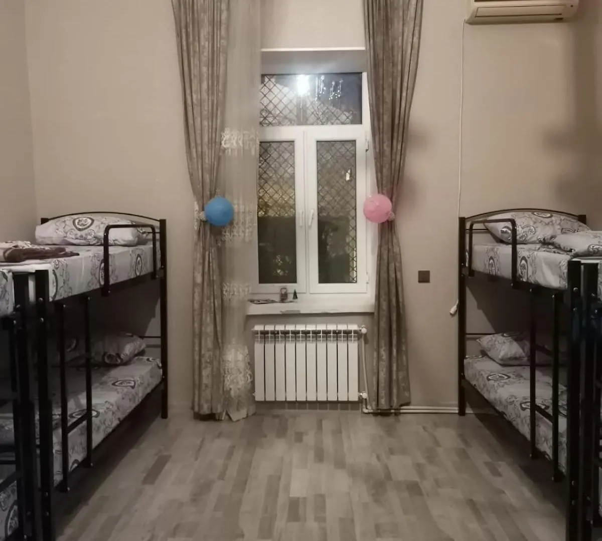 Eminera Hostels Baku 0*,